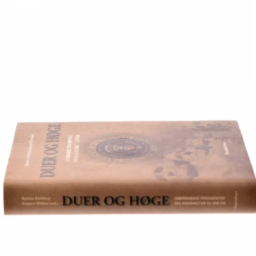 Duer og høge af Rasmus Dahlberg (Bog)