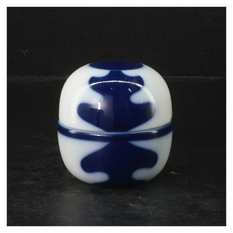 Porcelænsæske med blåt mønster fra B&G (str. 7 cm)