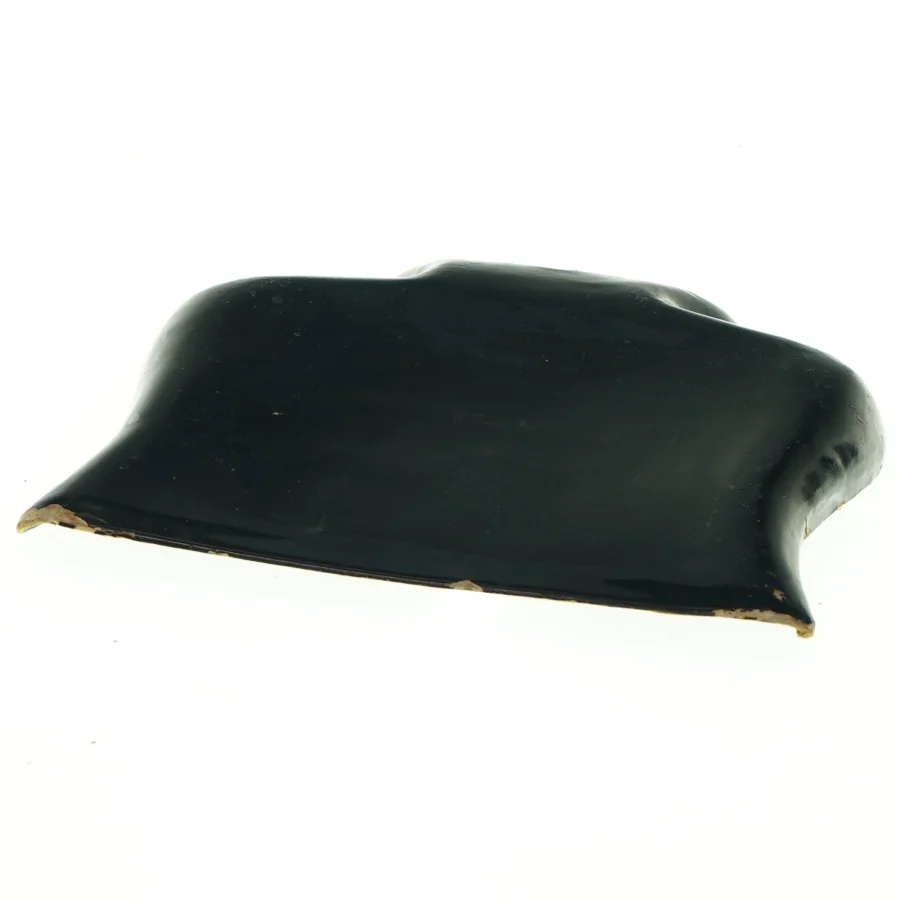 Lakeret træbakke med gulddetaljer (str. 19 x 20 cm)