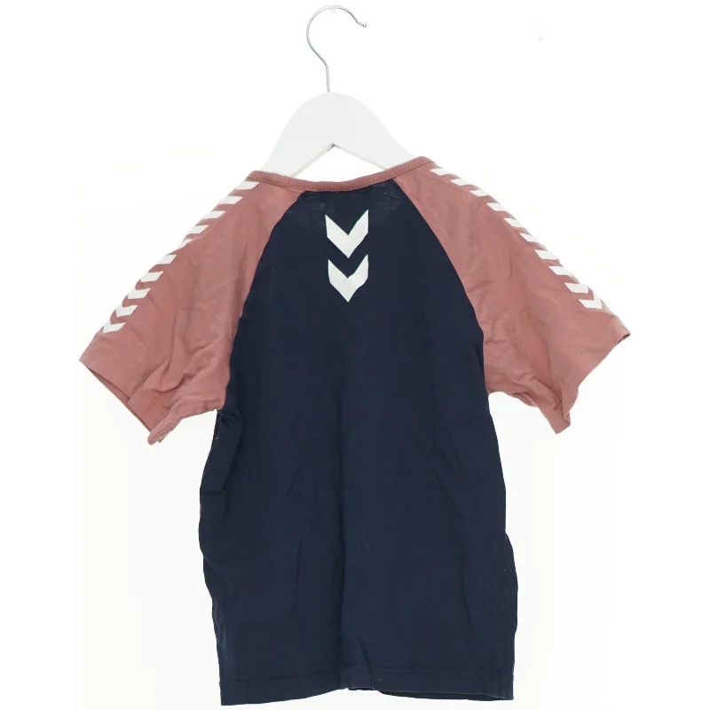 T-Shirt fra Hummel (str. 122 cm)