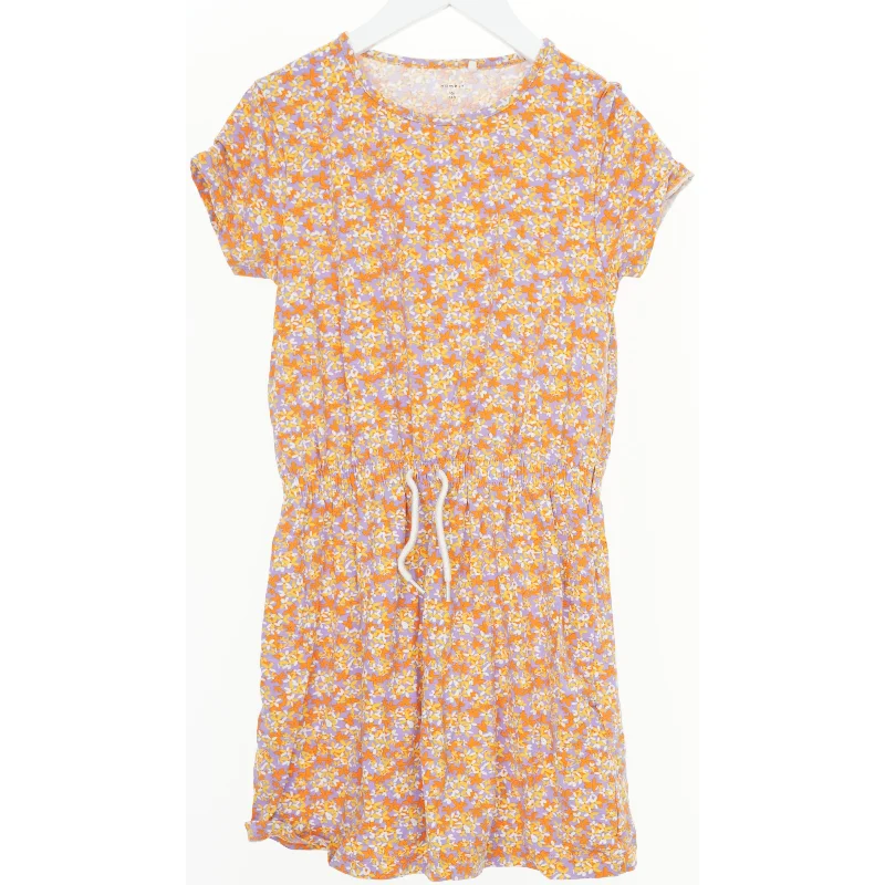 Blomsterkjole med kort ærme fra Name It (str. 140)