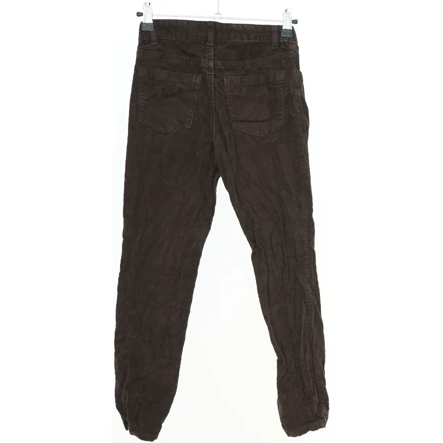 Brune fløjsbukser fra H&M (str. 134)