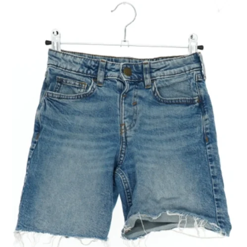 Jeansshorts med frynsede kanter fra H&M (str. 116)