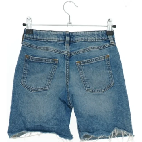 Jeansshorts med frynsede kanter fra H&M (str. 116)