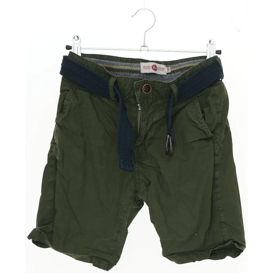 Grønne shorts med bælte (str. 140)