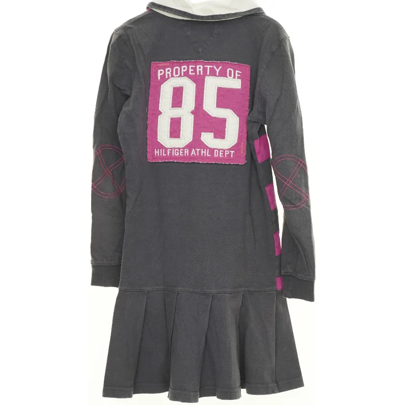 Kjole fra Tommy Hilfiger (str. 128 cm)