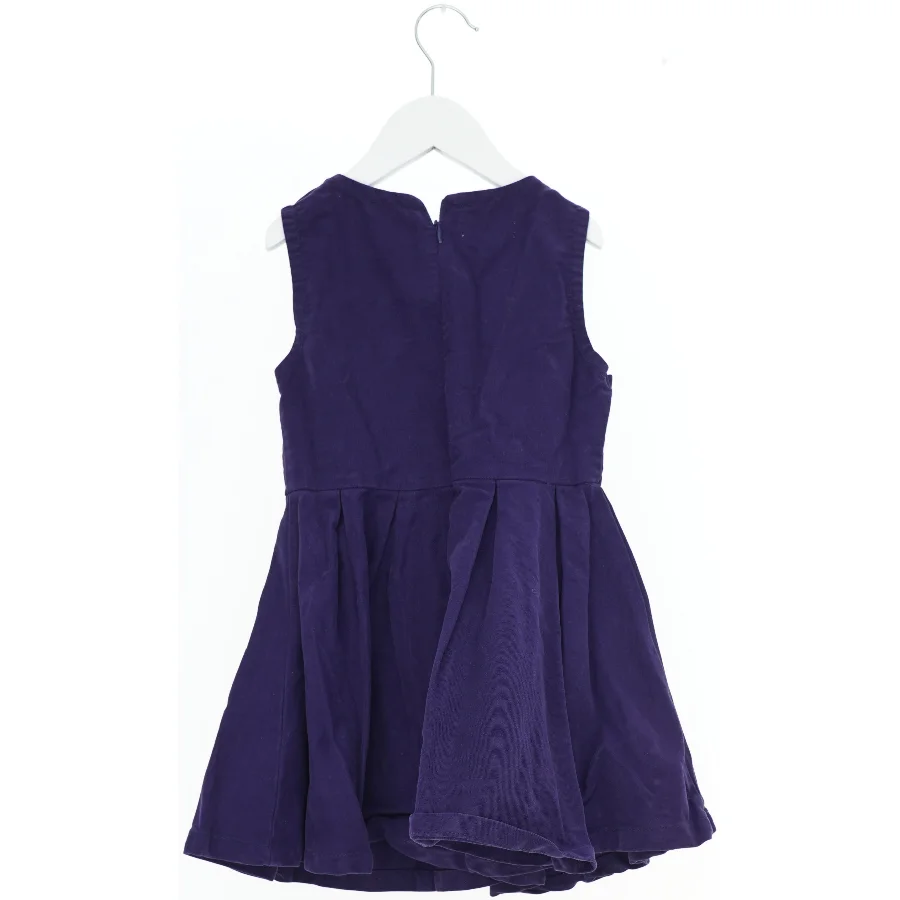 Mørkelilla kjole til børn fra Phister & Philina (str. 104)