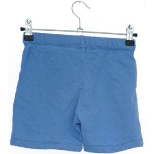 Pokémon shorts med Pikachu motiv fra H&M (str. 110)