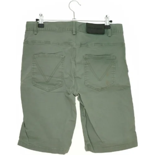 Shorts fra Molo (str. 170 cm)