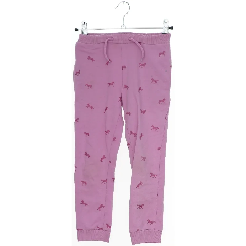 Lilla Bukser med Hestemønster fra Name It (str. 110)
