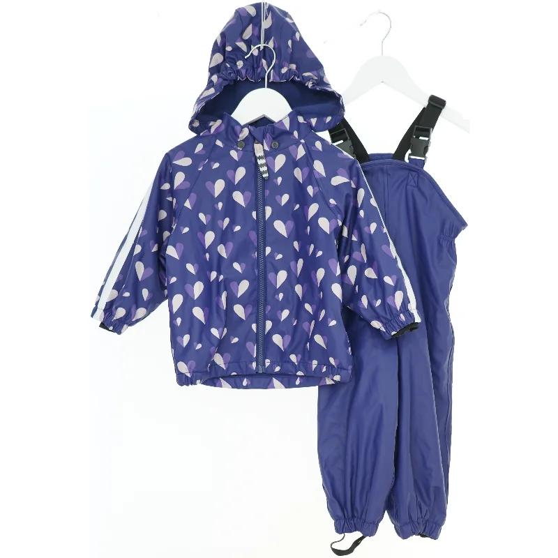 Lilla regnsæt med mønster fra Racoon (str. 86)