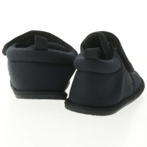 Børnesutsko med Marvel-motiv fra Marvel (str. 32. - 33)