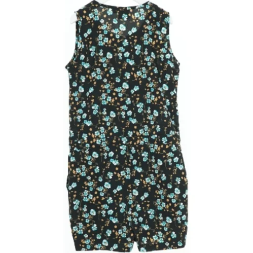 Blomstret buksedragt fra Petit (str. 116)