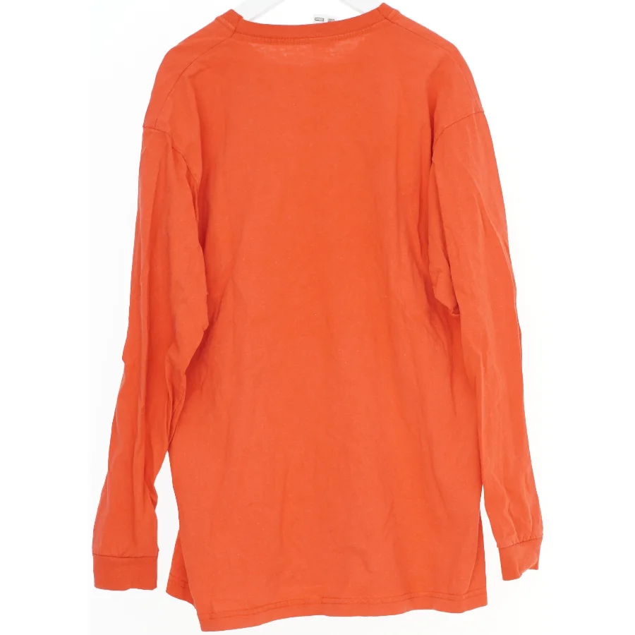 Langærmet orange t-shirt med tryk fra Fruit of the loom (str. 152)