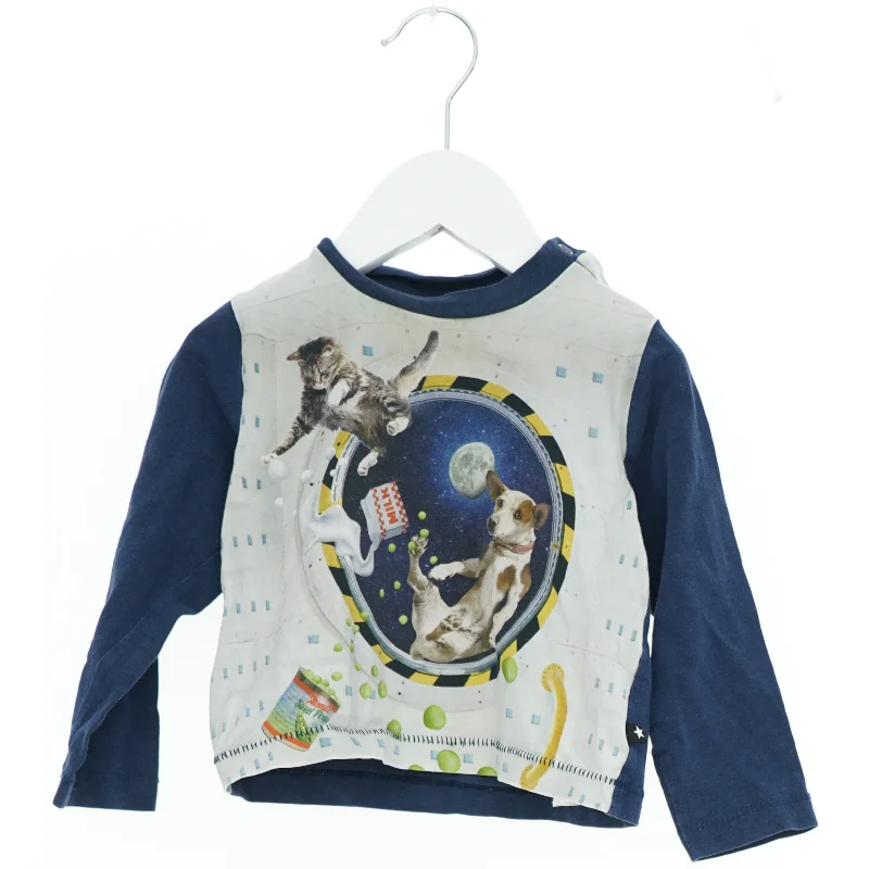 Langærmet børnetrøje med print fra Molo (str. 86)