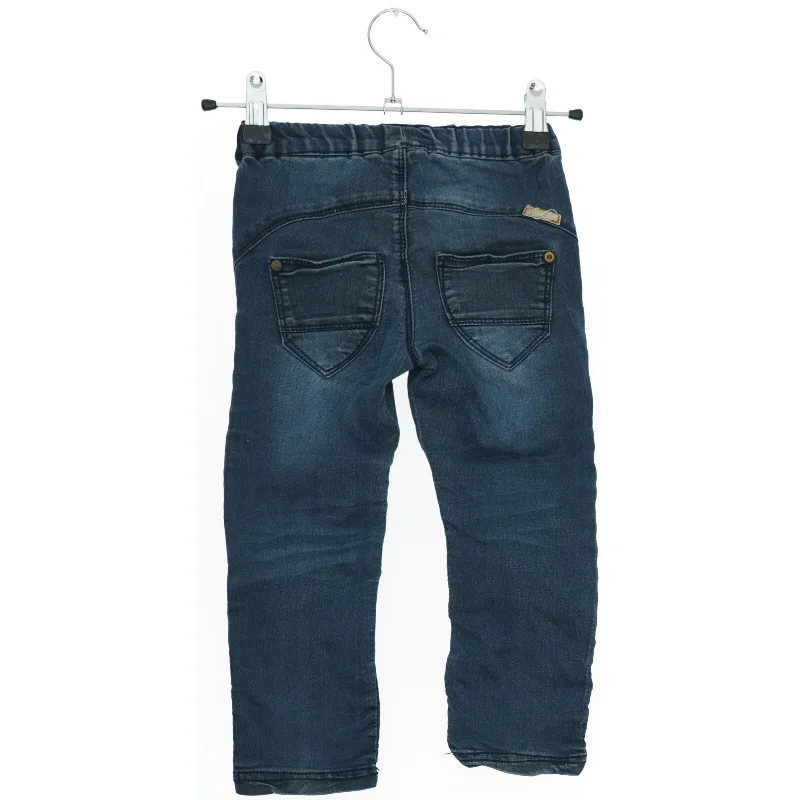 Børnejeans fra Name It (str. 92)