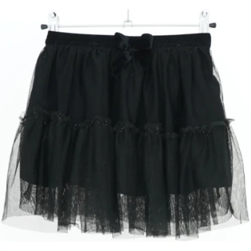 Sort tyl nederdel med flæser fra H&M (str. 116)