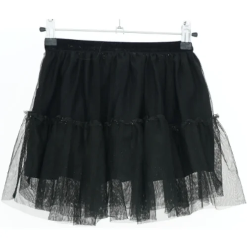 Sort tyl nederdel med flæser fra H&M (str. 116)