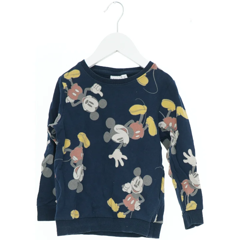 Børne-Trøje med Mickey Mouse design fra Name It (str. 104)