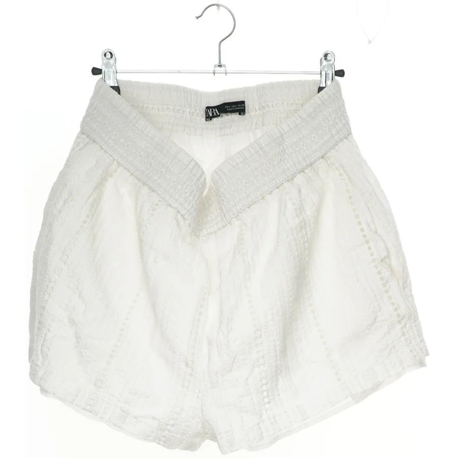 Hvide shorts fra Zara (str. L)