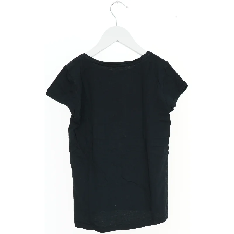 Sort T-shirt fra H&M (str. 152)
