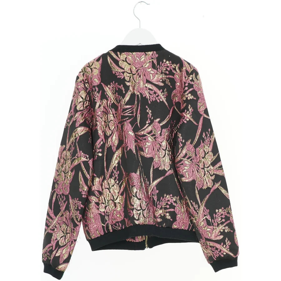 Brokade Bomberjakke fra Sofie Schnoor (str. 152)