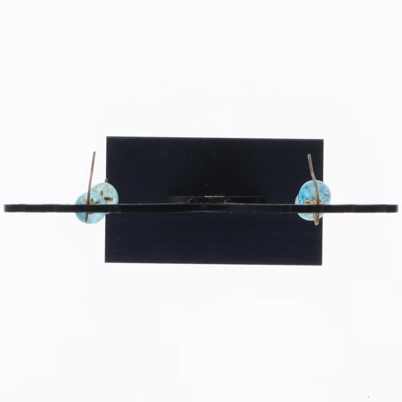 Øreringe med turkise kugler (str. 5 x 1 cm)