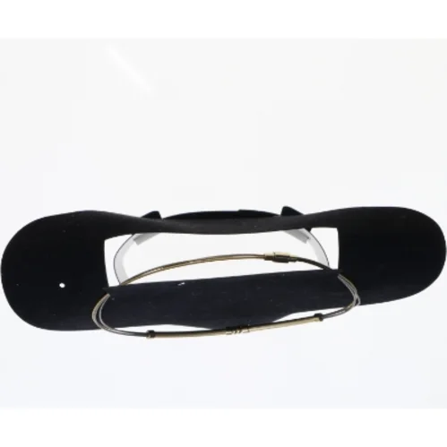 Guldfarvet halskæde med vedhæng (str. 42 cm)