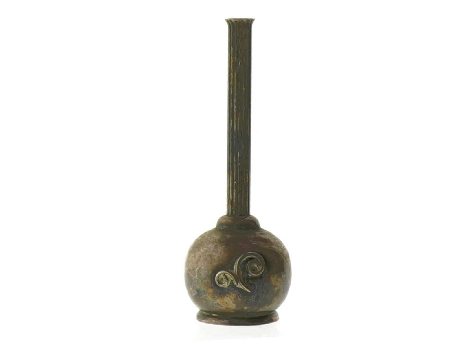 Gammel vase af messing (str. 12 cm)