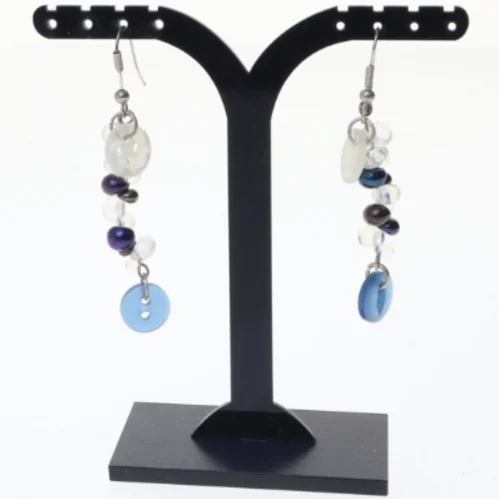 Øreringe med knapper og perler (str. 6 x 1 cm)