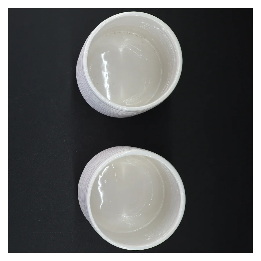 Hvide keramik blomsterkrukker fra Queen (str. Ø, 12 x 13 cm)