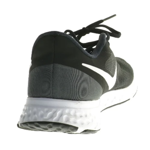Nike Revolution 5 Black/White (str. 45 )