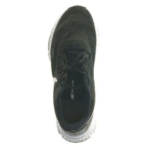 Nike Revolution 5 Black/White (str. 45 )