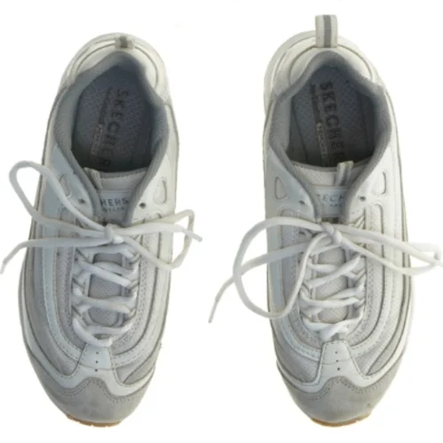 Skechers UNO - Roundabout (str. 38 )