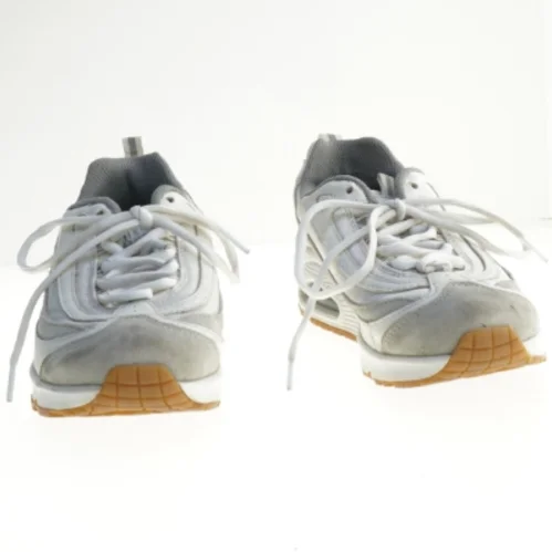 Skechers UNO - Roundabout (str. 38 )