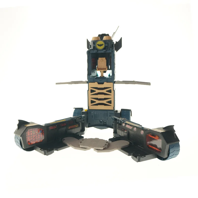 Batmobil legetøj med figurer fra Batman (str. 16x27x40 cm)