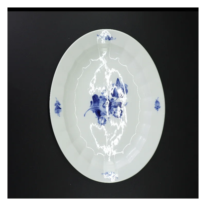 Royal Copenhagen, Blå blomst serveringsfad fra Royal Copenhagen (str. 33 x 25 cm)