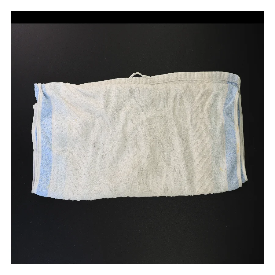 Hvidt og blåt håndklæde (str. 80 x 45 cm)