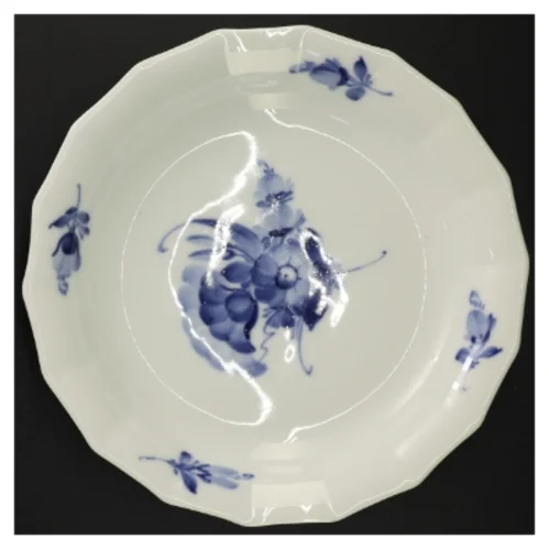 8529-10 Kagefad, rundt 27 cm Kongelig Dansk Porcelæn Blå Blomst Kantet fra Royal Copenhagen (str. 26 x 5 cm)