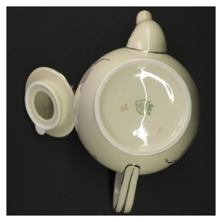 Kande med blomstermotiv og låg fra Københavns Porcellains Maleri (str. 21 x 13 cm)