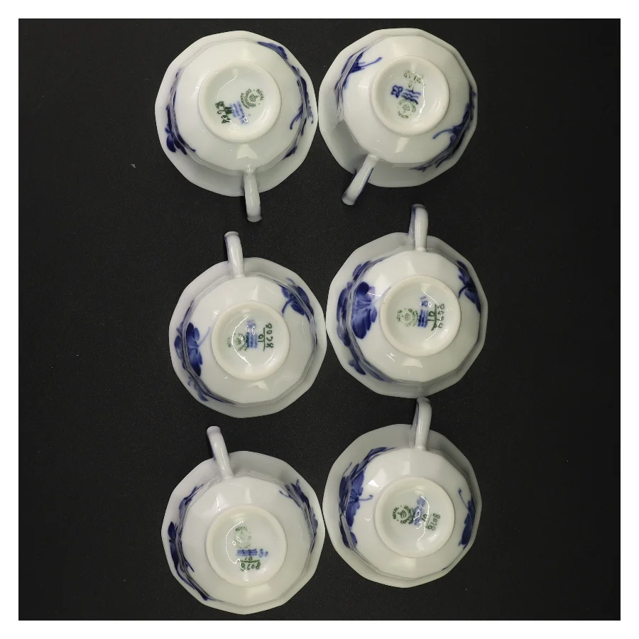 Blomstermotiv porcelænskopper fra Royal Copenhagen (str. 6 x 10 cm)