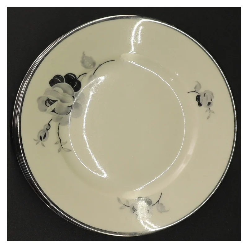 Porcelænstallerkner med blomstermotiv fra Københavns Porcellains Maleri (str. Diameter 16 cm)