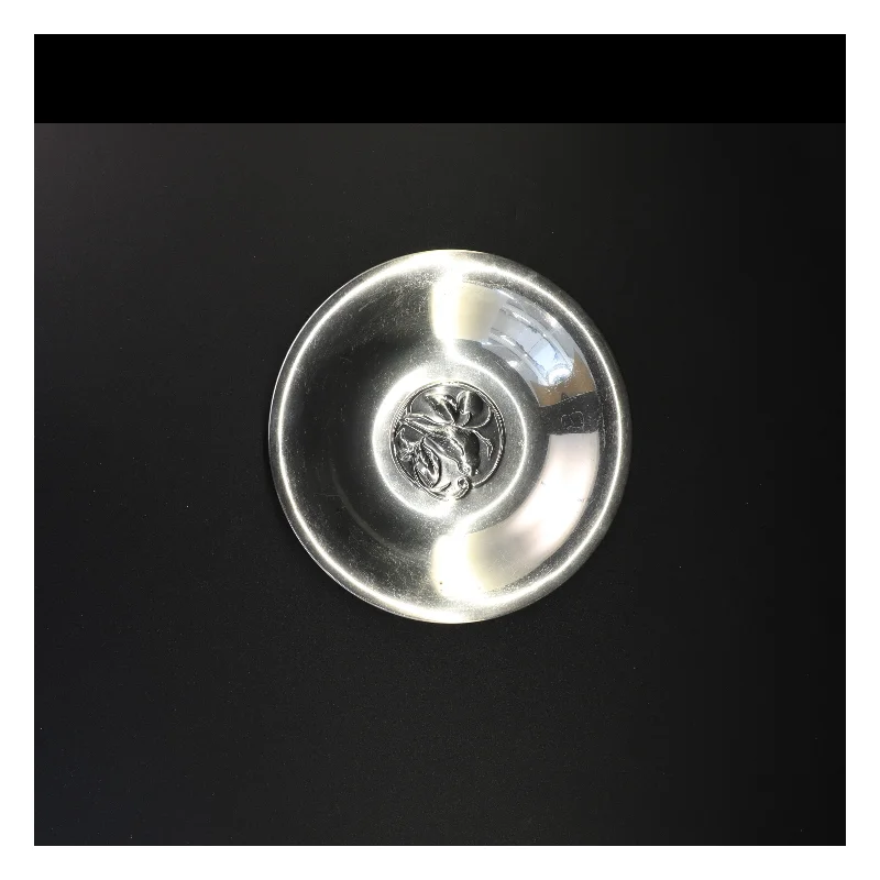 Metal bakke med dekorativt motiv (str. I diameter 21 cm)