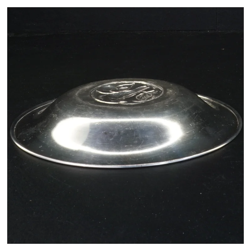 Metal bakke med dekorativt motiv (str. I diameter 21 cm)