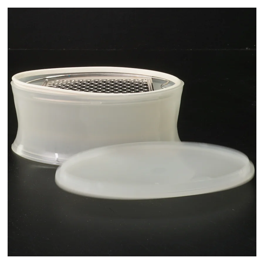 Opbevaringsboks med rivejern fra Bodum (str. 16 cm)