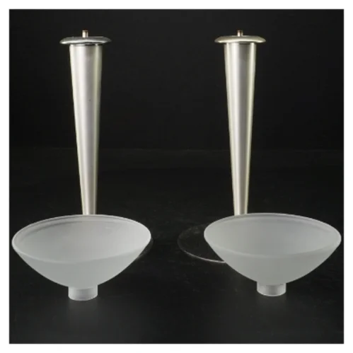 Sæt af lysestager  fra menu (str. 22 cm. 11,5 cm i diameter)