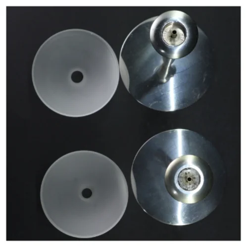 Sæt af lysestager  fra menu (str. 22 cm. 11,5 cm i diameter)