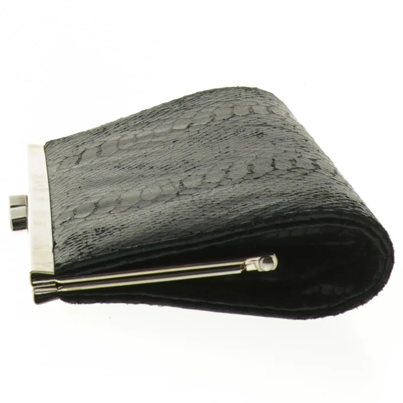 Sort pung/ taske med mønster (str. 23x11 cm)