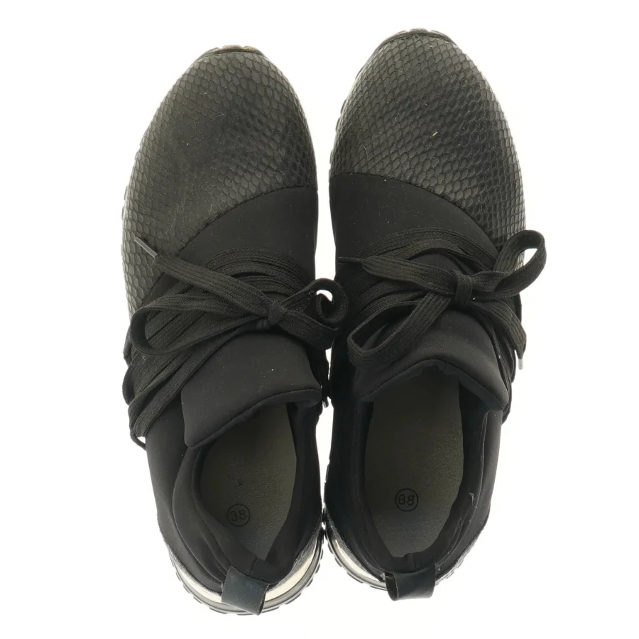 Sorte sneakers i størrelse 38 (str. 38 )