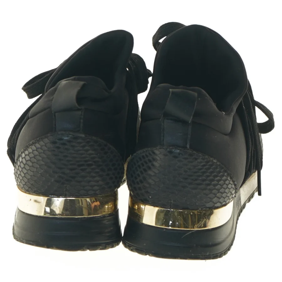 Sorte sneakers i størrelse 38 (str. 38 )